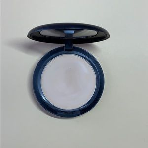 MAC Studio Fix Powder Foundation - NC40